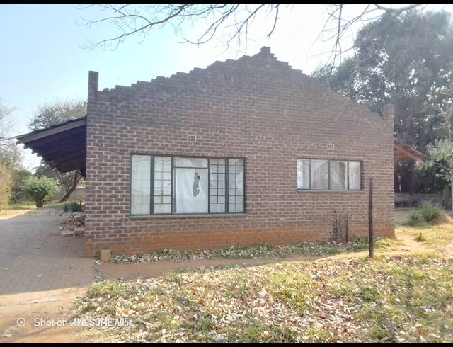 4 BEDROOM FREEHOLD FOR SALE IN ELOFF